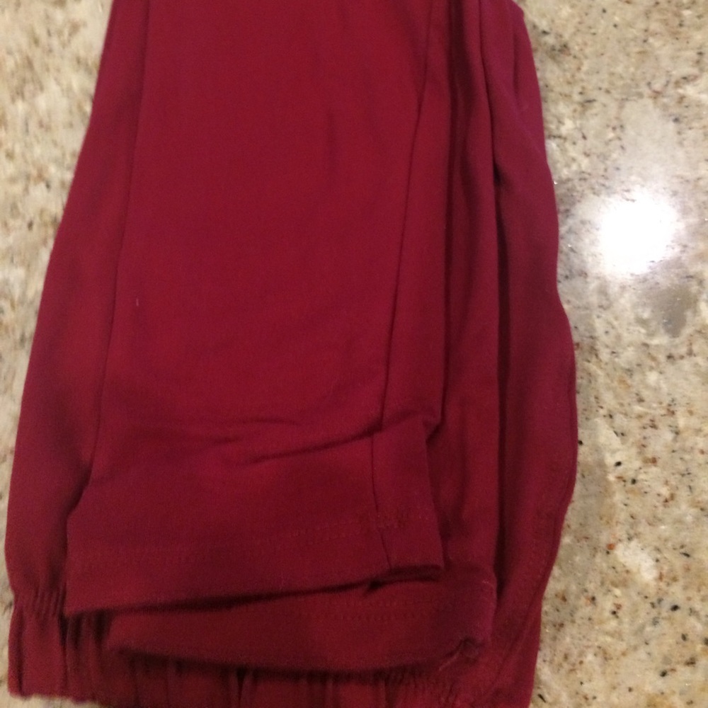 Crimson Lularoe Leggings -Old waist!