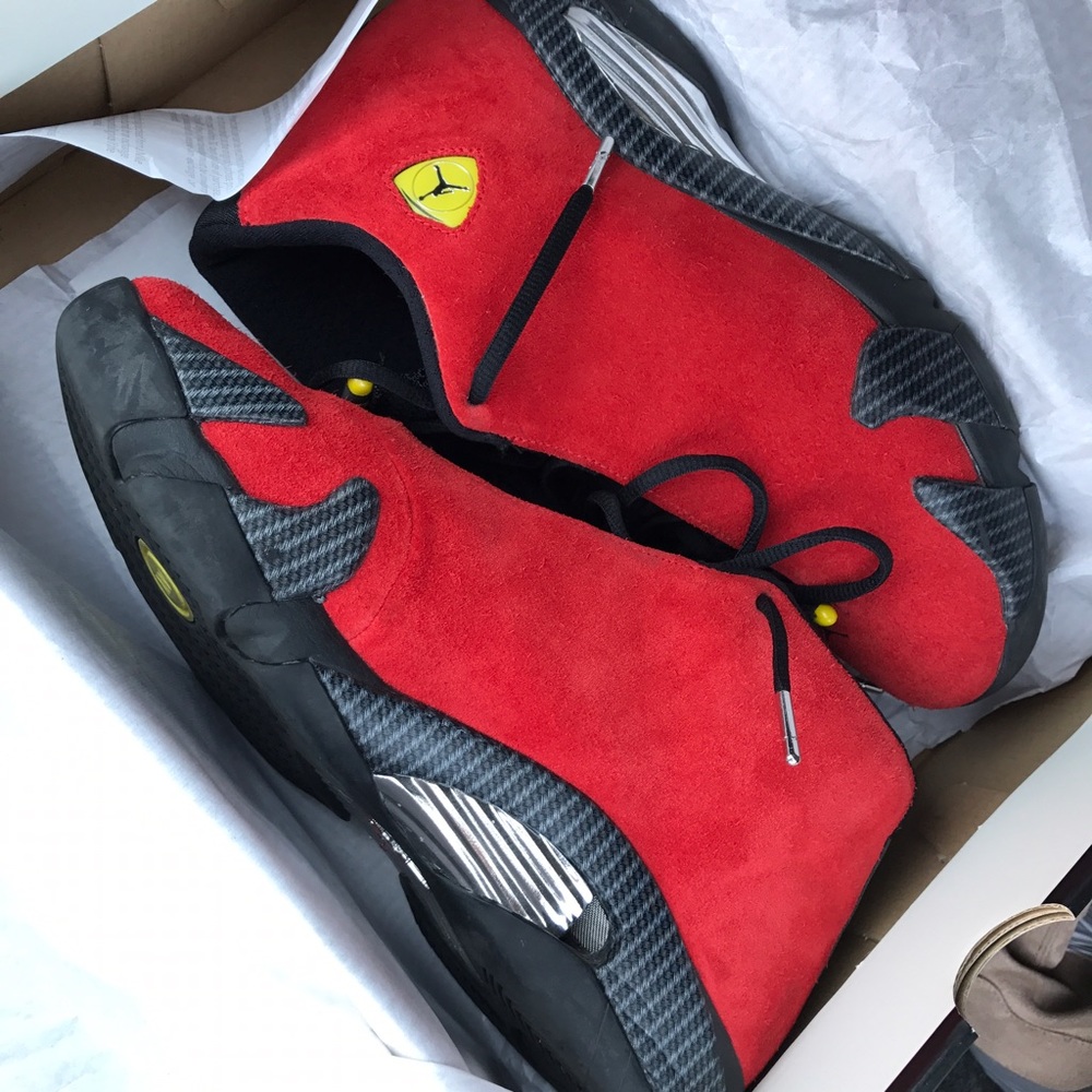 AIR JORDAN FERRARI 14s SIZE 9.5