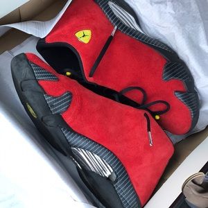 AIR JORDAN FERRARI 14s SIZE 9.5