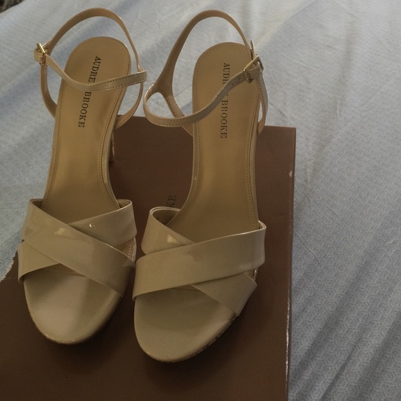 Audrey Brooke nude Olena  platform heel 10 - Picture 2 of 7