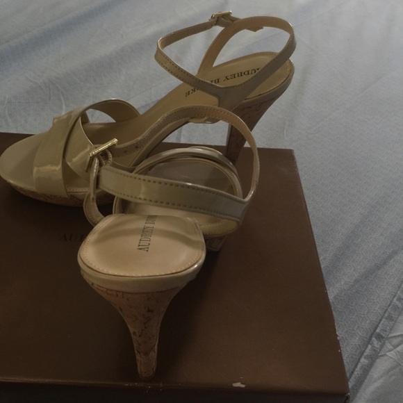 Audrey Brooke nude Olena  platform heel 10 - Picture 5 of 7