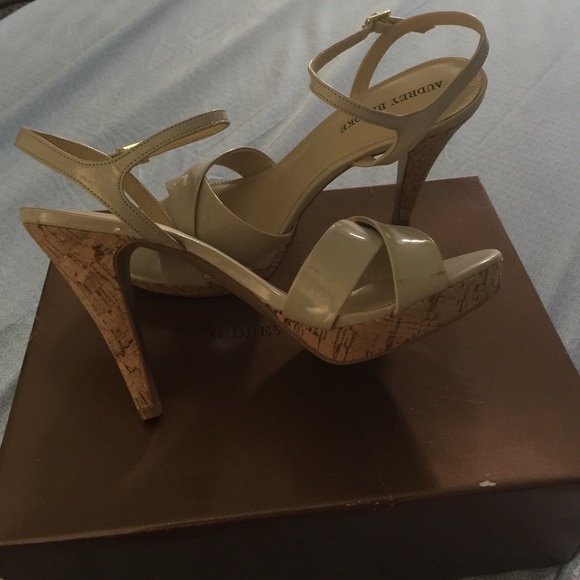 Audrey Brooke nude Olena  platform heel 10 - Picture 7 of 7