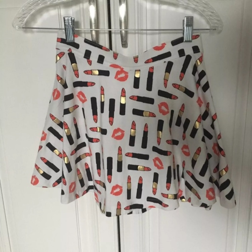 Kendall and Kylie pac sun lipstick print skater skirt