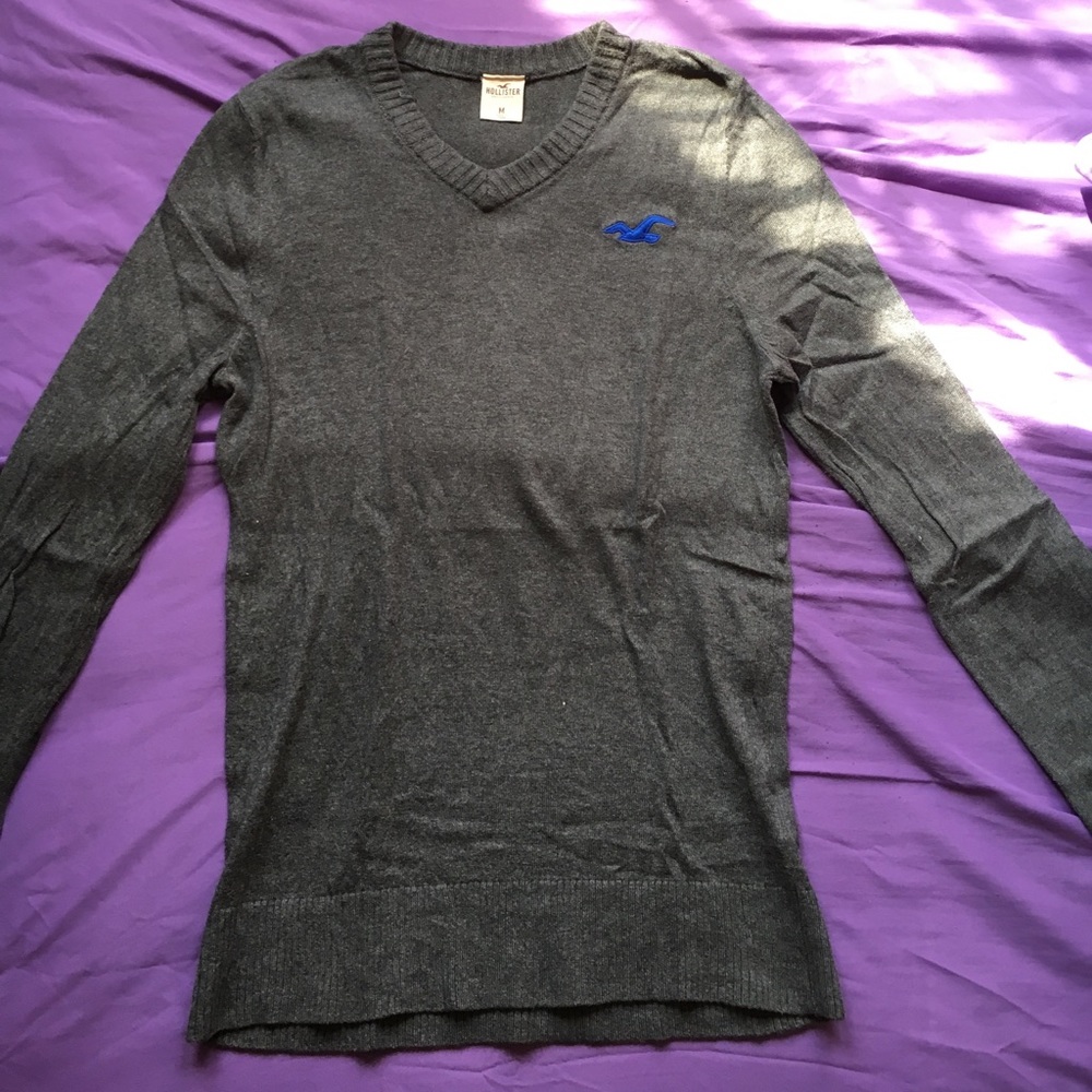 Hollister Sweater Grey Medium V-neck