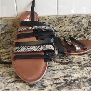 Charles by Charles David flat black sandal