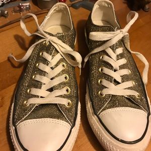 Used converse woman sneakers