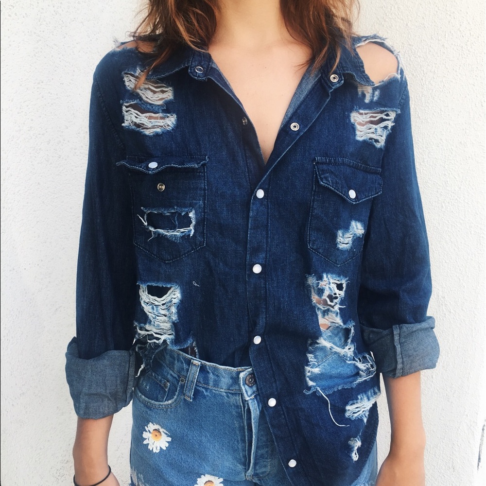 ◾️NEW!◾️ Distressed Denim Chambray from LF