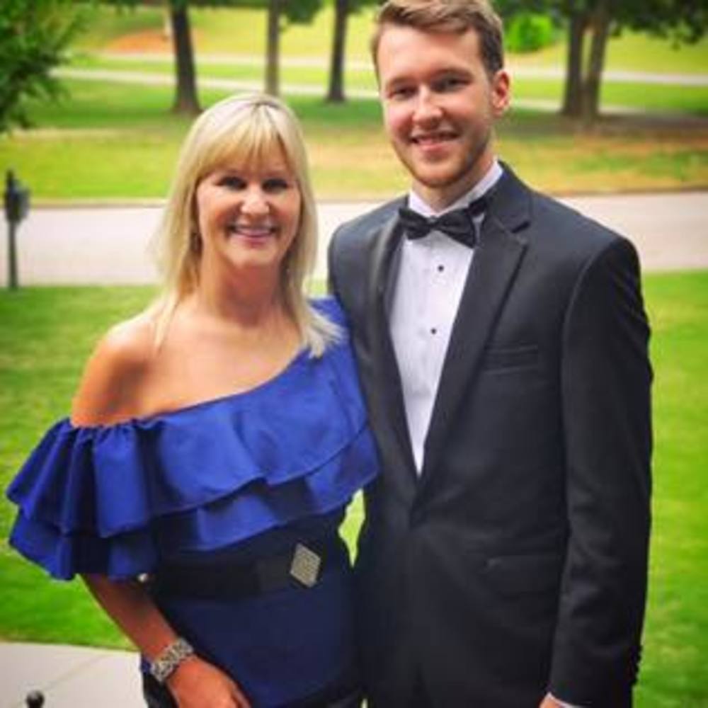 Meet your Posher, Leslie