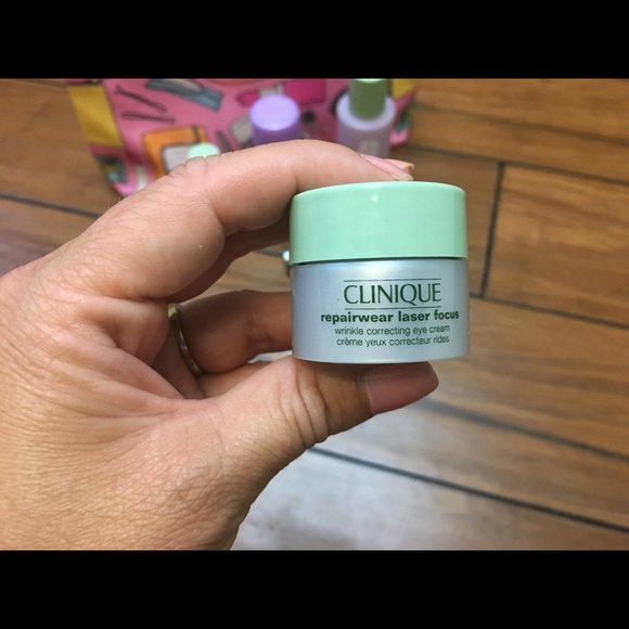 Clinique Set - Picture 2 of 4