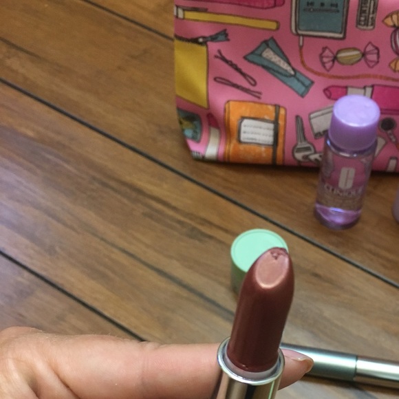 Clinique Set - Picture 3 of 4