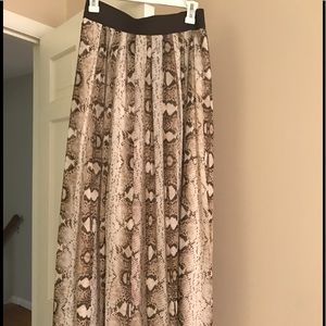 White House black market maxi