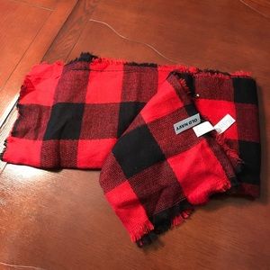 Old Navy black & red scarf