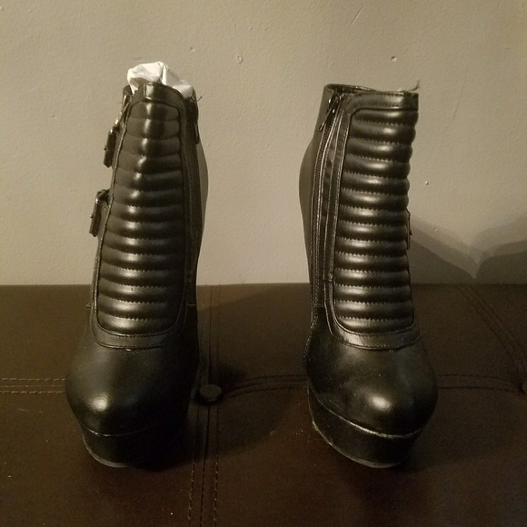 Black wedge bootie - Picture 1 of 4