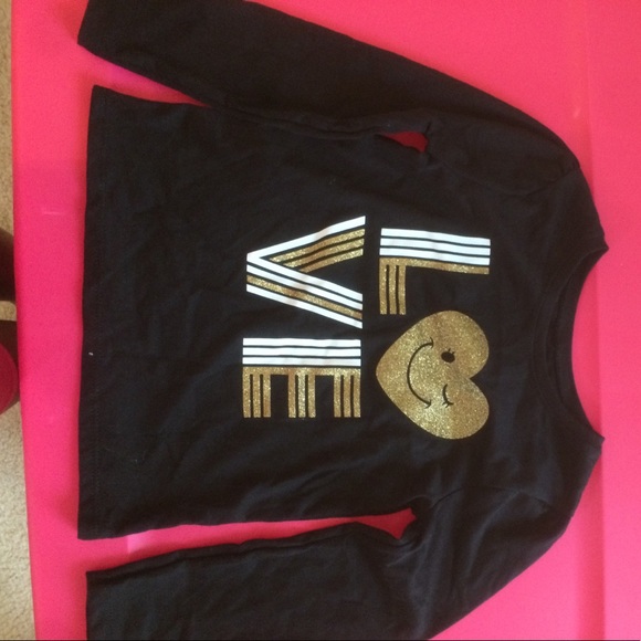 Shirt 👚 - Picture 1 of 2