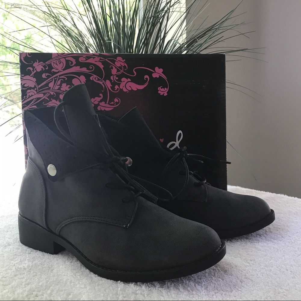 QUPID ANKLE BOOTS BOOTIES NEW IN BOX