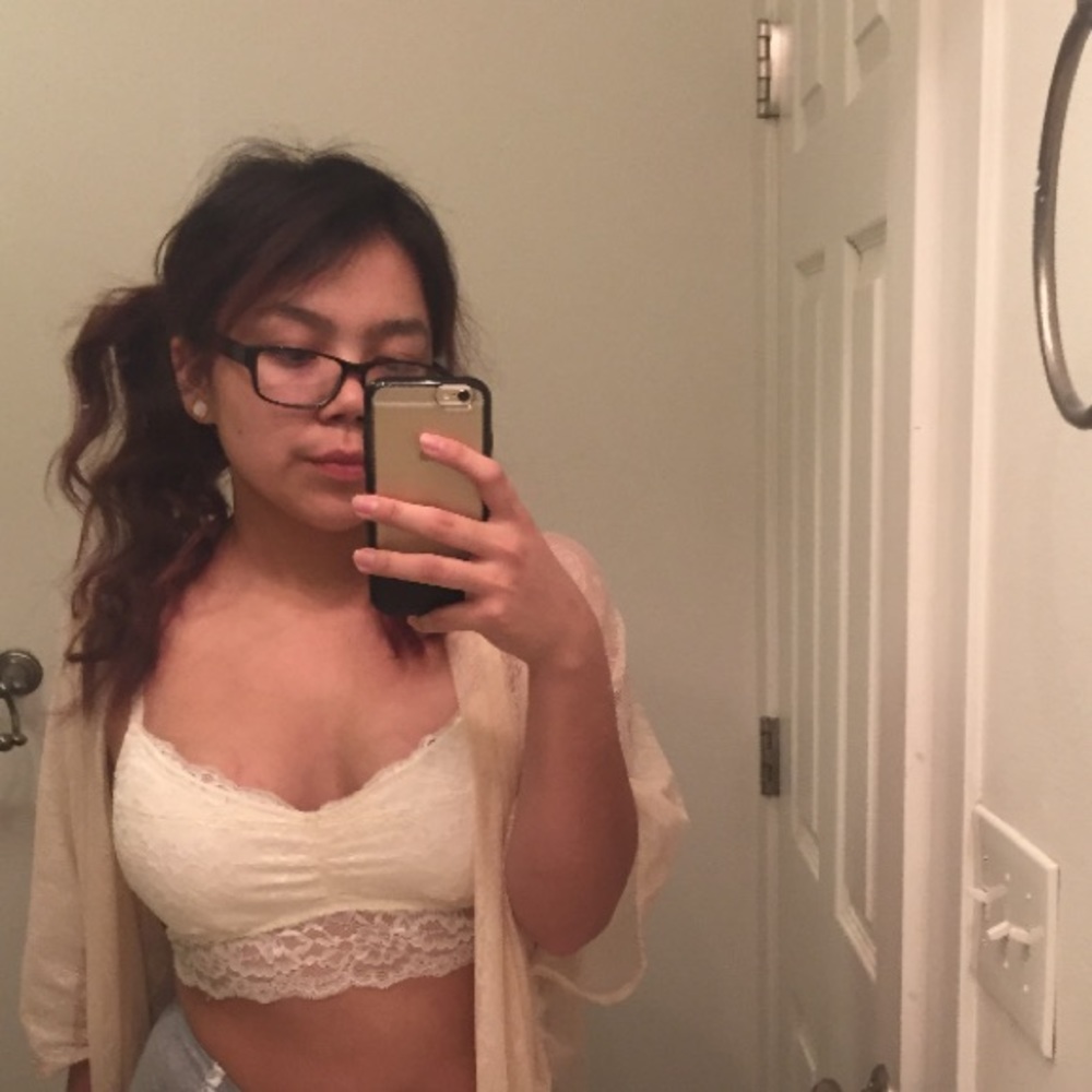 Meet your Posher, Becca