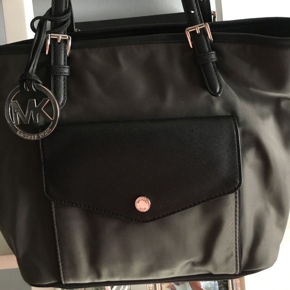 Tote - Picture 2 of 5