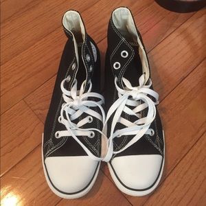 NWOT black high top converse!!