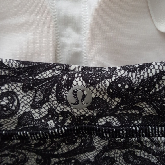 Lululemon Both Ways Bra size 2 - Picture 3 of 3