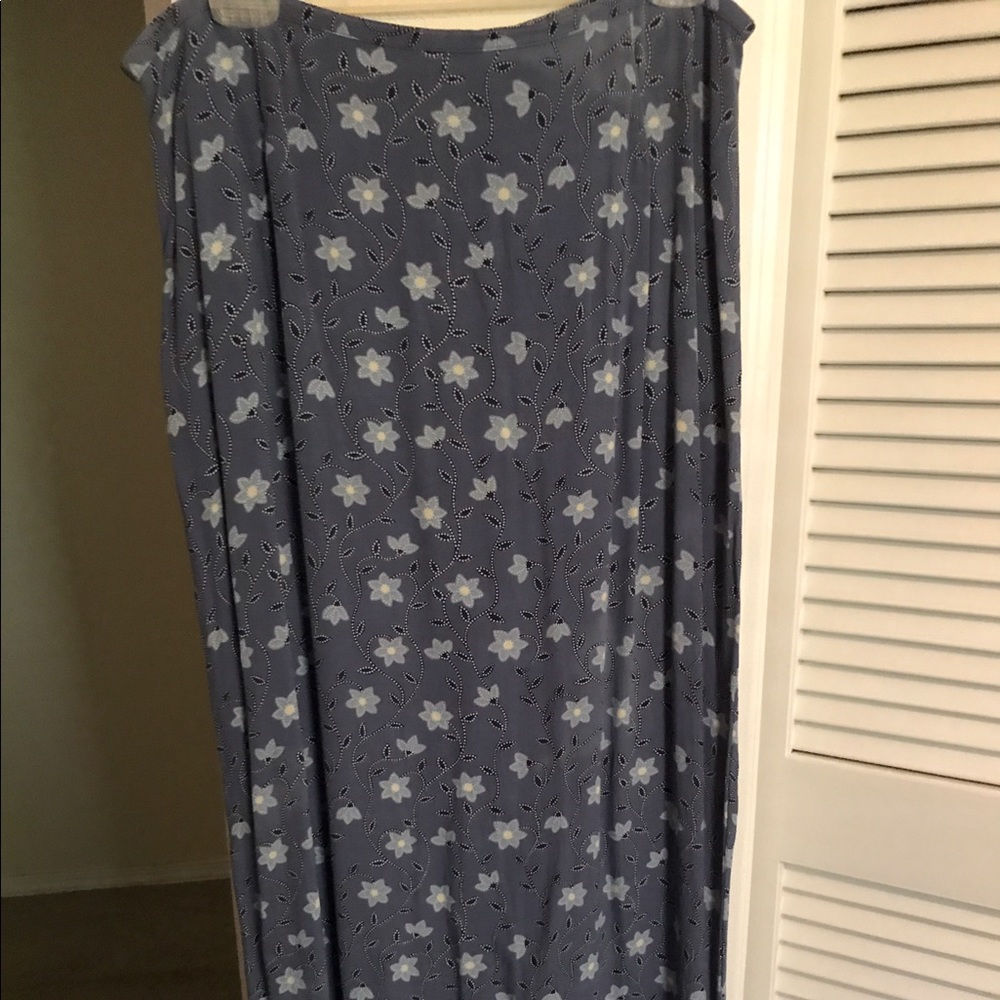 Women's Old Navy sz 14 100% rayon long skirt