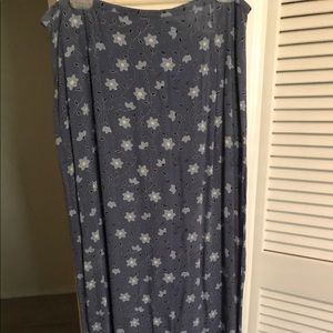 Women's Old Navy sz 14 100% rayon long skirt