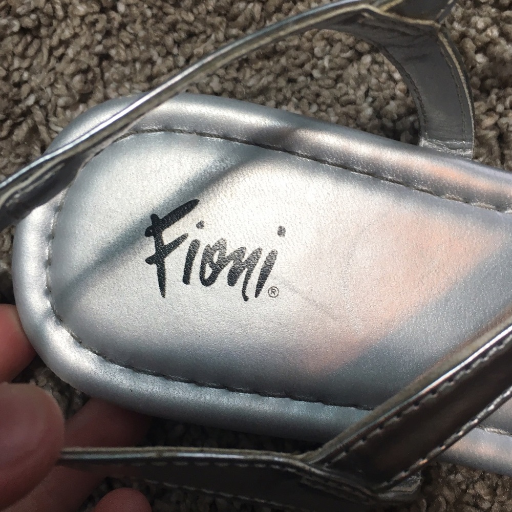 Silver sandals - Picture 3 of 3