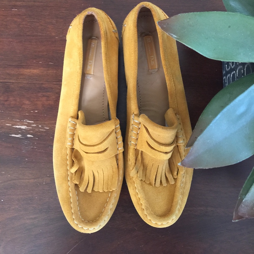 Massimo Dutti yellow moccasin.