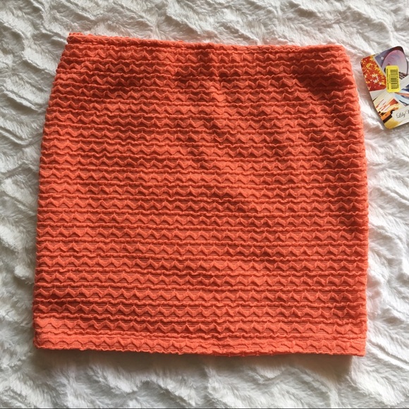 🍄Lily white skirt🍄 - Picture 1 of 7