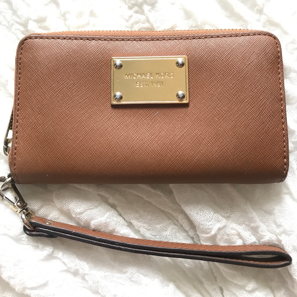Michael Kors wristlet