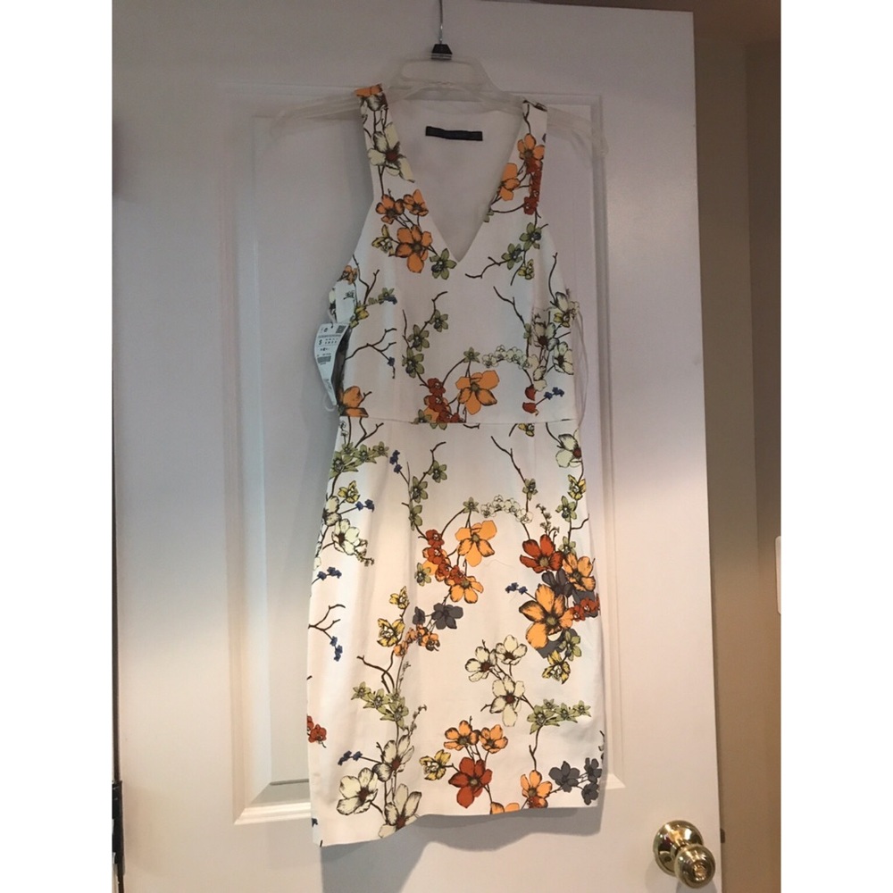 🌟✨💫 NWT!!! Beautiful Zara Floral Print Dress