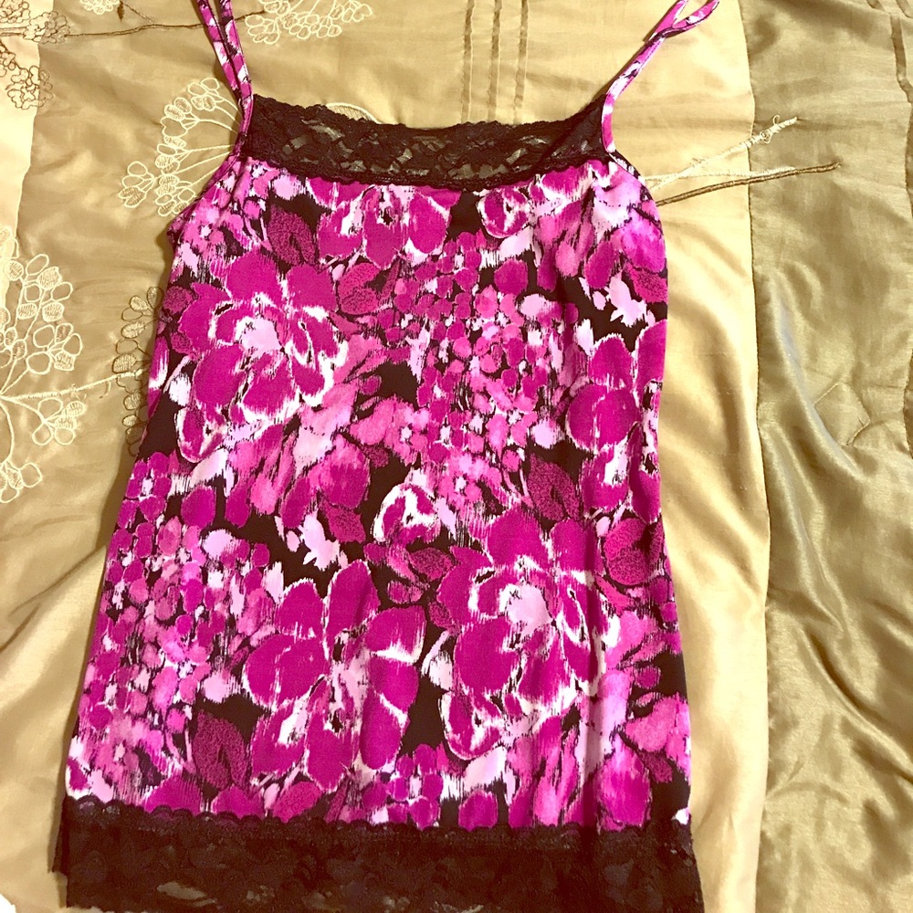 Hardly worn fuchsia flowers tank