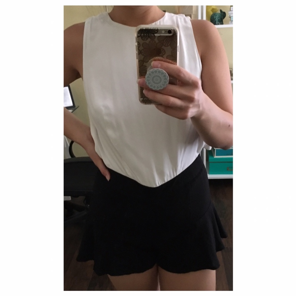 Line & Dot romper - Picture 3 of 5