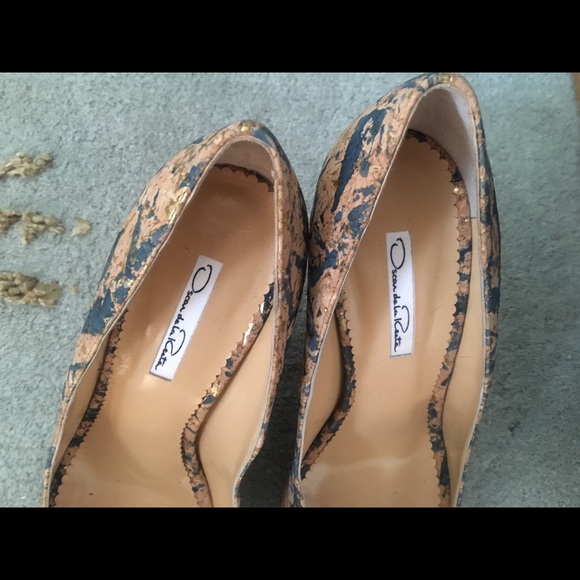 Oscar de la Renta Wedges - Picture 4 of 7