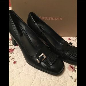 Naturalizer Black Pumps