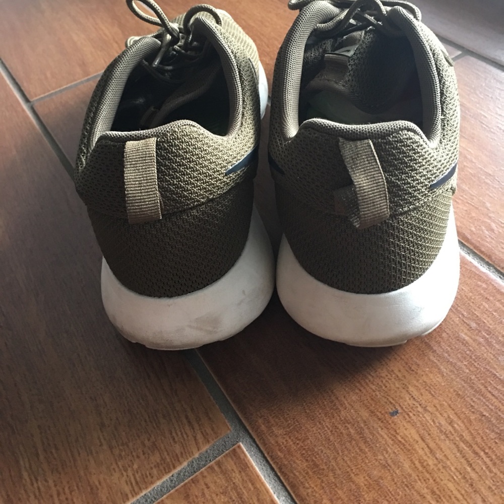 Nike Roche tennis shoes