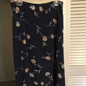 Kathie Lee sz 12 long navy skirt 100% polyester