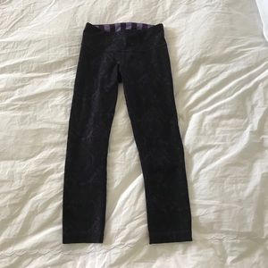 Authentic lululemon wunder under cropped size 4