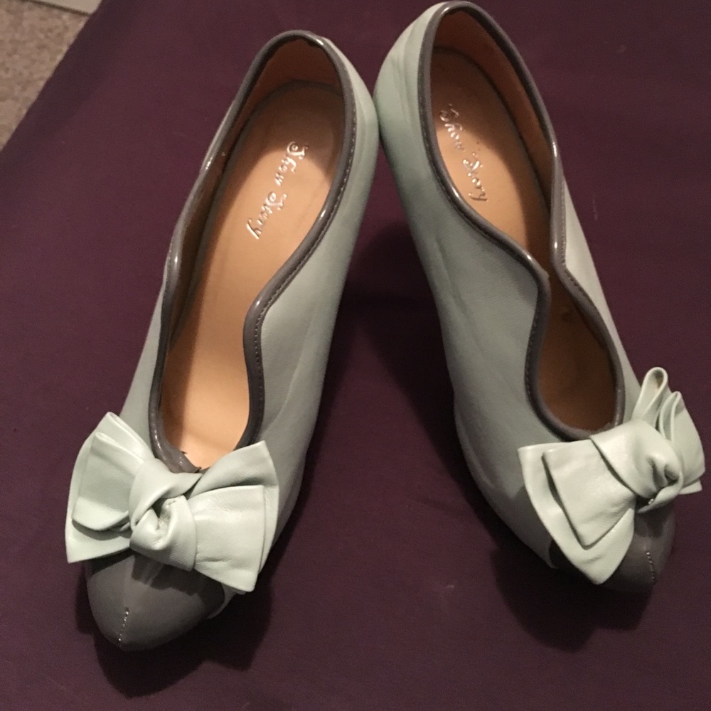 Minty blue bow heels