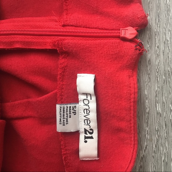 Red High Wasted Skirt - Picture 2 of 2