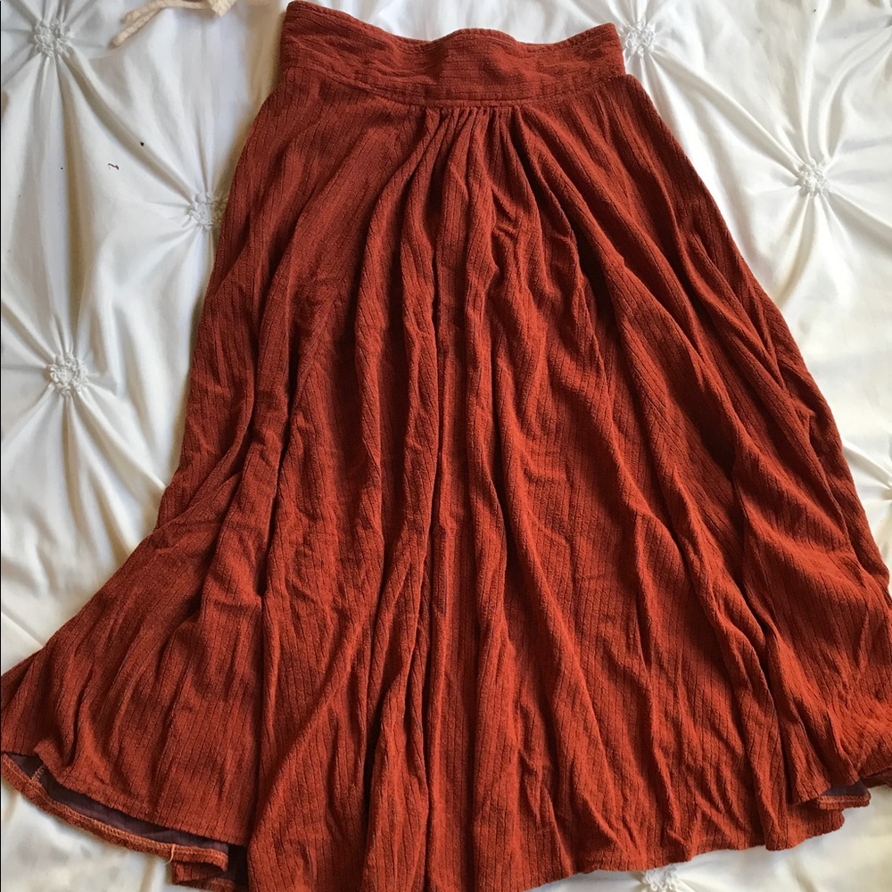 Vintage high waisted midi skirt