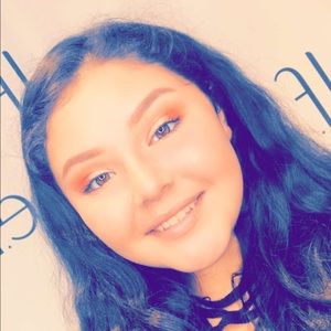 Meet your Posher, Dayana