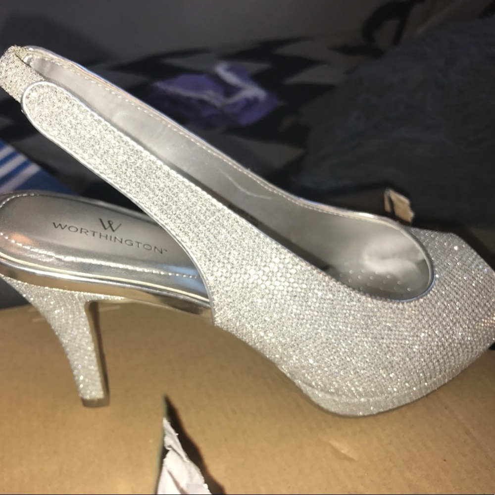 Heels - Picture 2 of 3