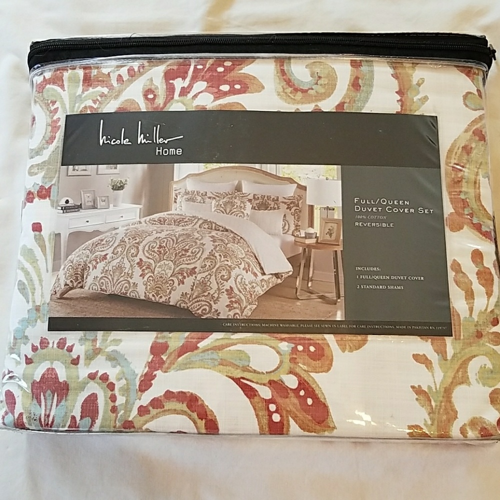 Nicole Miller Duvet Set