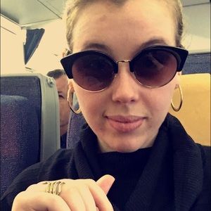 Meet your Posher, Julia