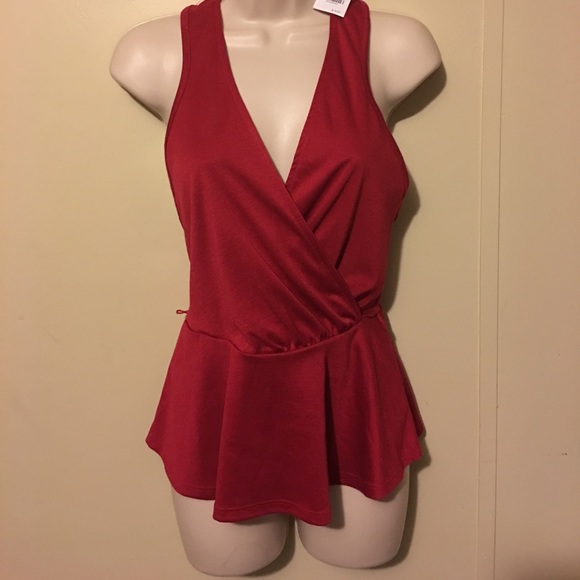 Red top - Picture 1 of 2