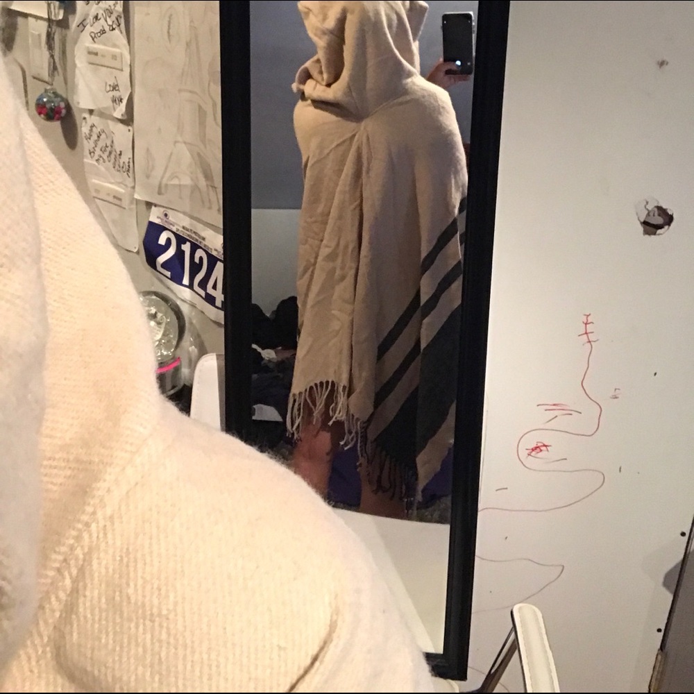 hooded wrap - Picture 2 of 3