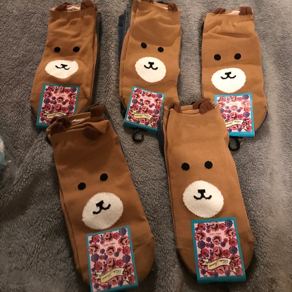 SOLD❌❌15 pairs Poetic License ankle socks