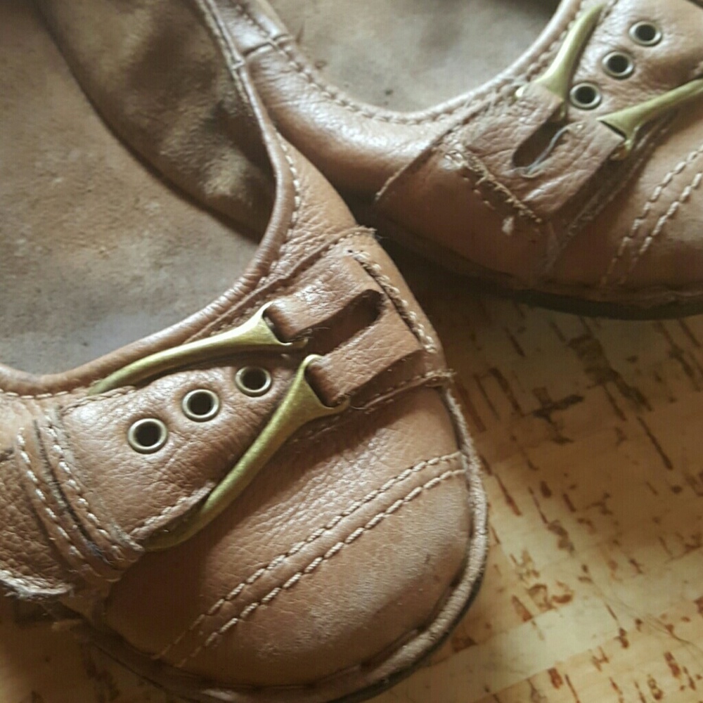 White Mountain Lullaby Leather Flats with Buckle