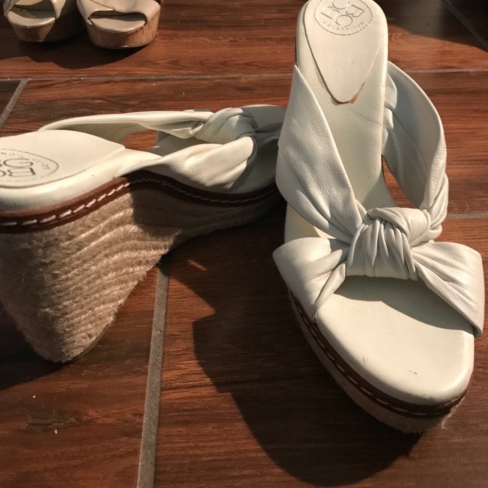 BCBG wedges 9.5