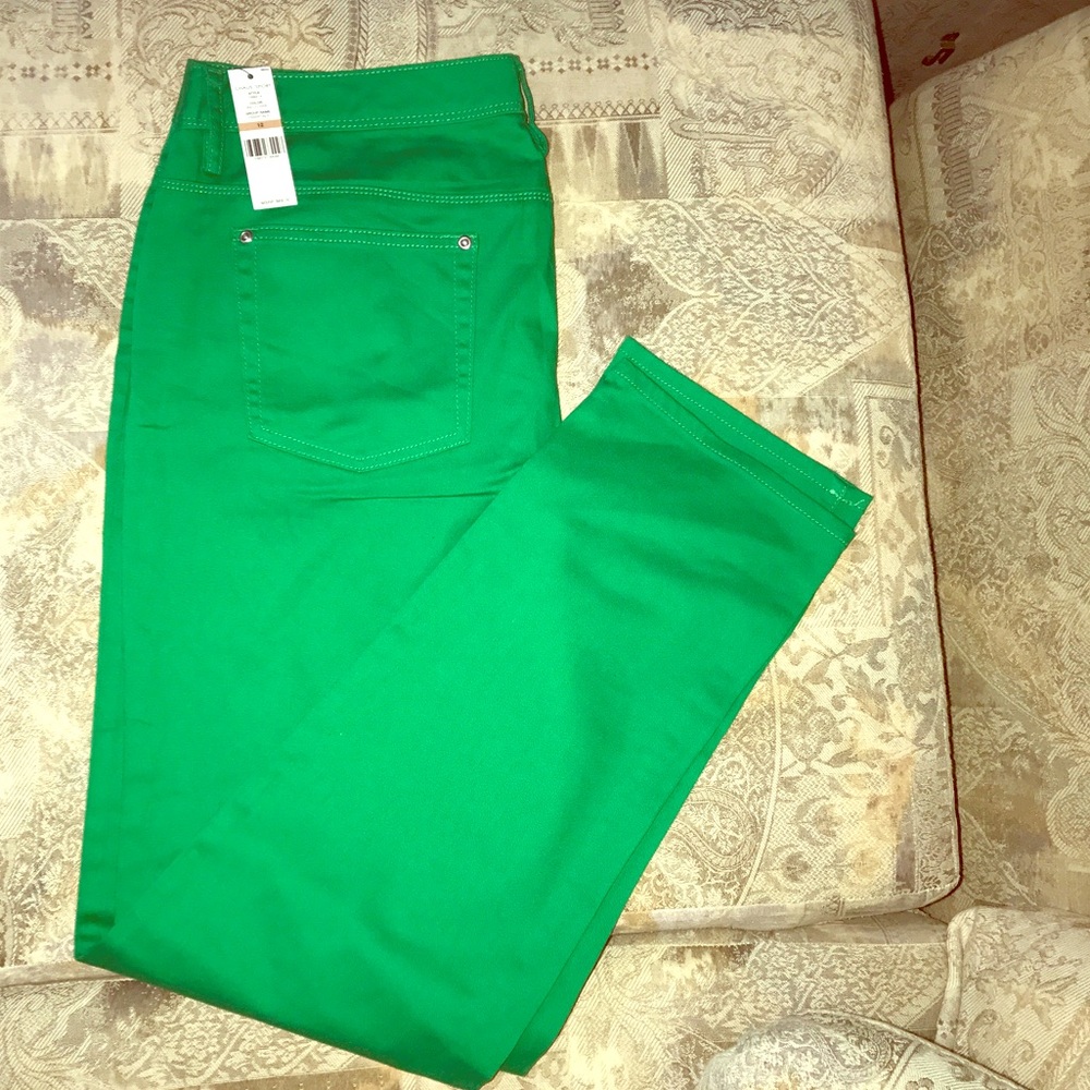 Chaus Sports Green Pants